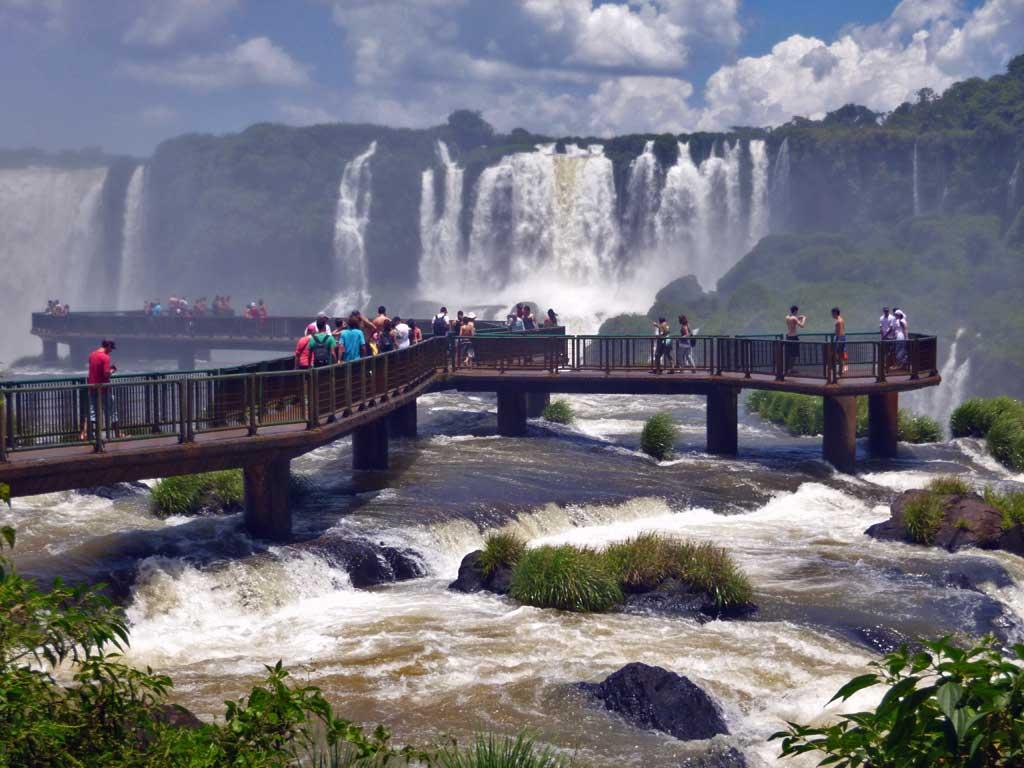 Iguacu Falls, Brazilian side 10557