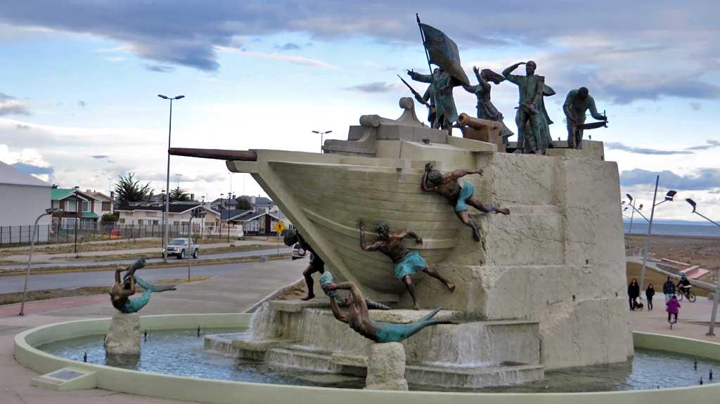 Tripulantes Goleta Ancud Monument, Punta Arenas 1195