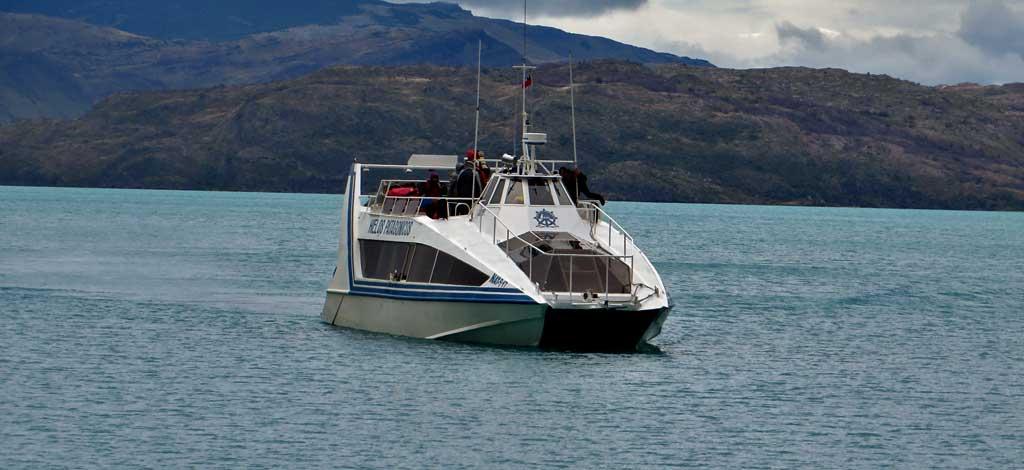 Lake Pehoe catamaran 1039