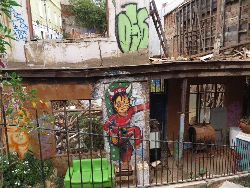 Valparaiso graffiti, Chile 5