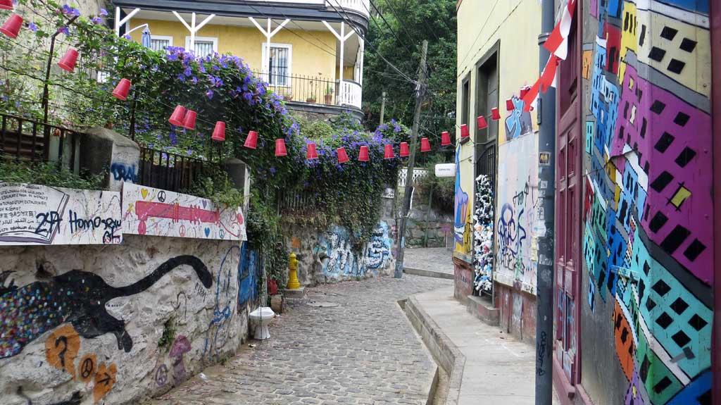 Valparaiso graffiti, Chile 909