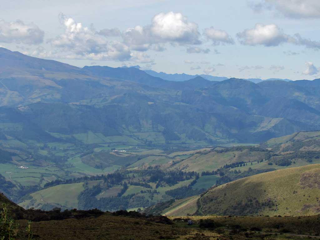 Teleferico gondola views of Quito 4353