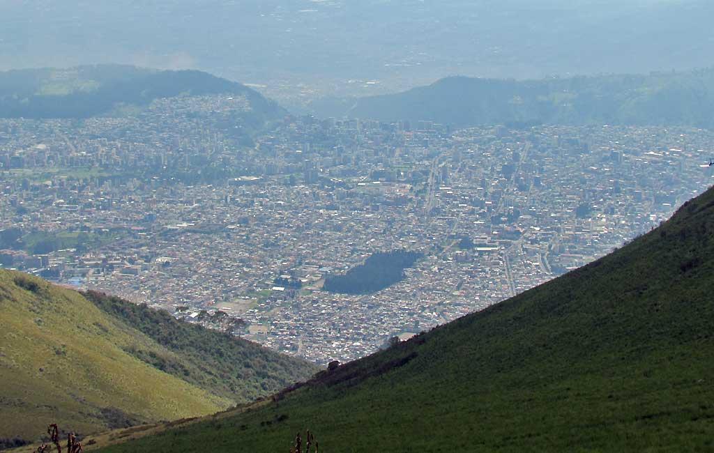 Teleferico gondola views of Quito 4355