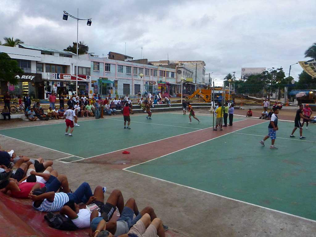 Ecua Volley, nightly gambling, Puerto Aroya 117