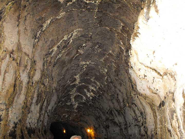 Lava tunnels, Santa Cruz 04