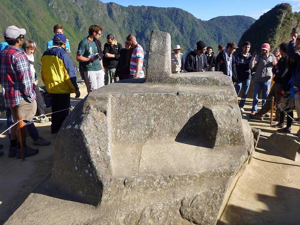 Intihuatana,hitching post of the sun, Machu Picchu 1020740