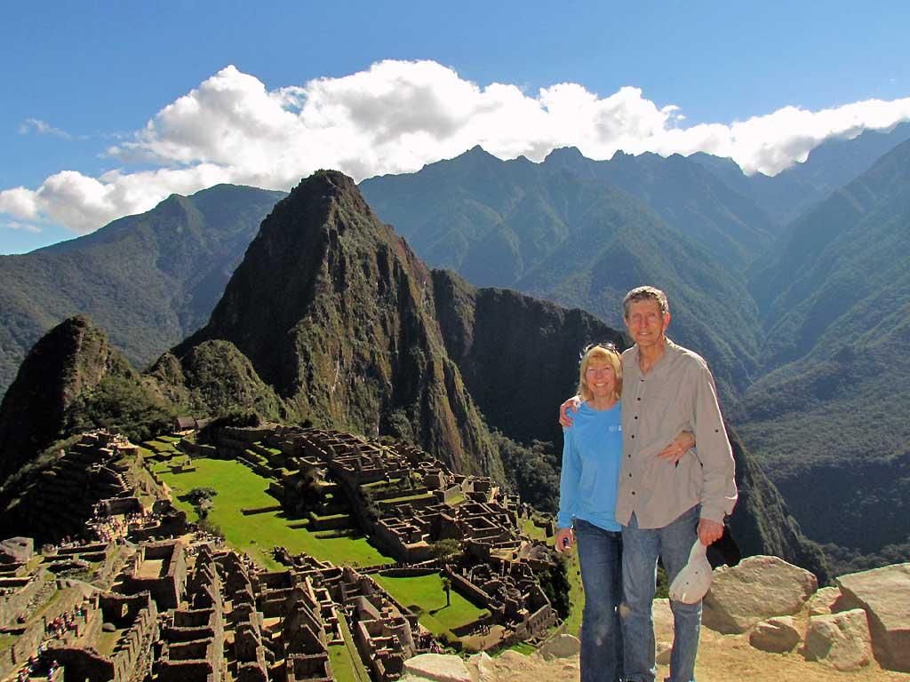 Tim and Viki at the Guard House, Machu Picchu 3578