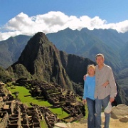 Tim and Viki at the Guard House, Machu Picchu 3578.jpg