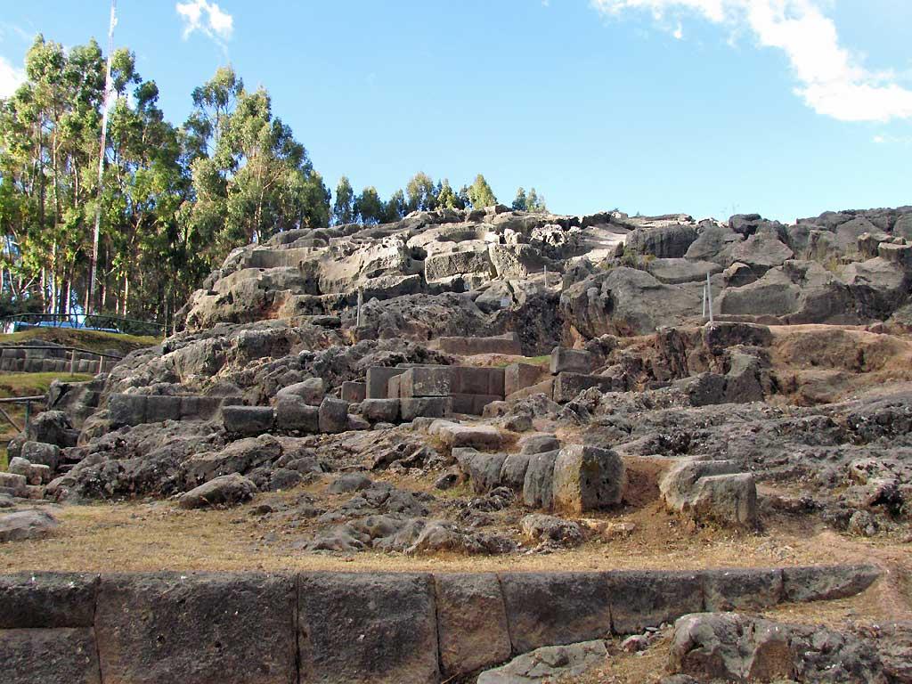 Qenqo or Quenqo, ruins near Cusco 105