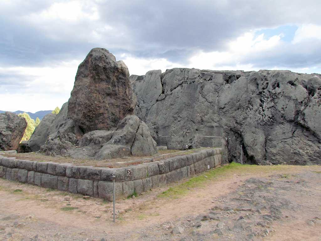 Qenqo or Quenqo, ruins near Cusco 108