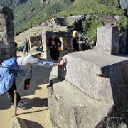 Intihuatana, gain power from the stone but don't touch it, Machu Picchu 3525.jpg