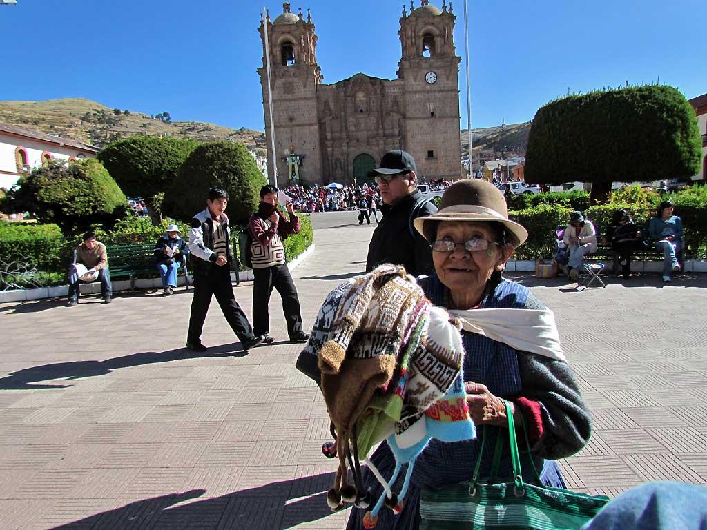 Vendor at Plaza de Armas, Puno 104