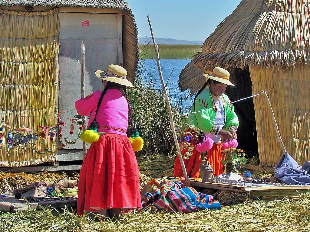 Handicrafts, Uros Islands, Lake Titicaca 114