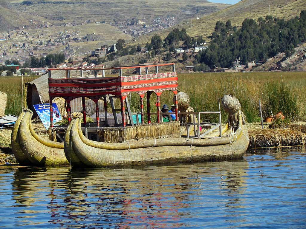 Reed boat, Uros Islands, Lake Titicaca 105