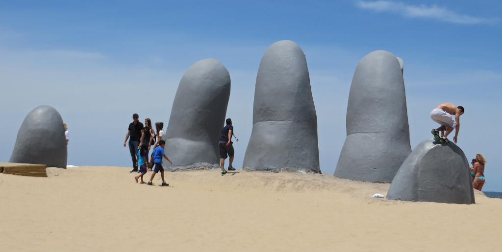 the Fingers, Punta del Este